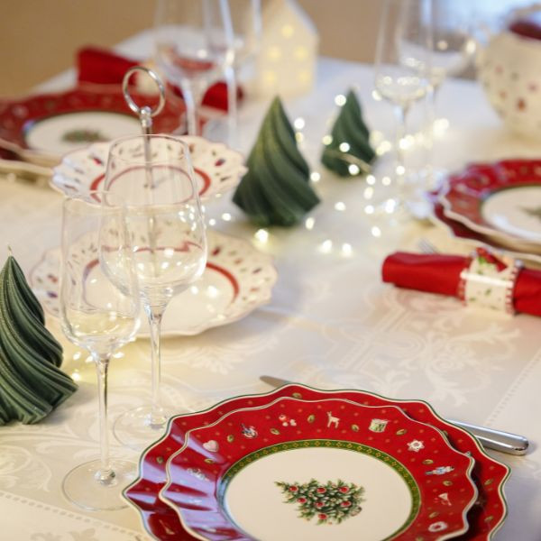 Notre sélection d’objets déco pour une table de Noël traditionnelle